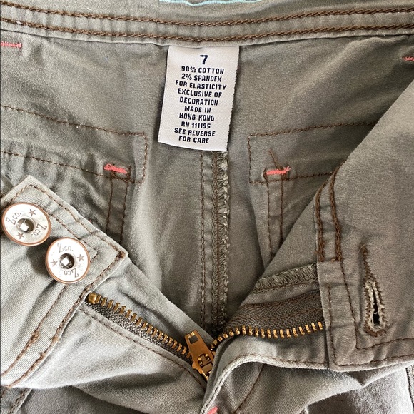 Zco faded army green shorts with pink stitching - Picture 3 of 3